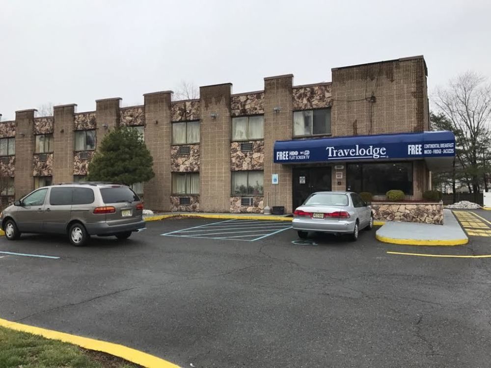 Travelodge By Wyndham Avenel Woodbridge Bagian luar foto