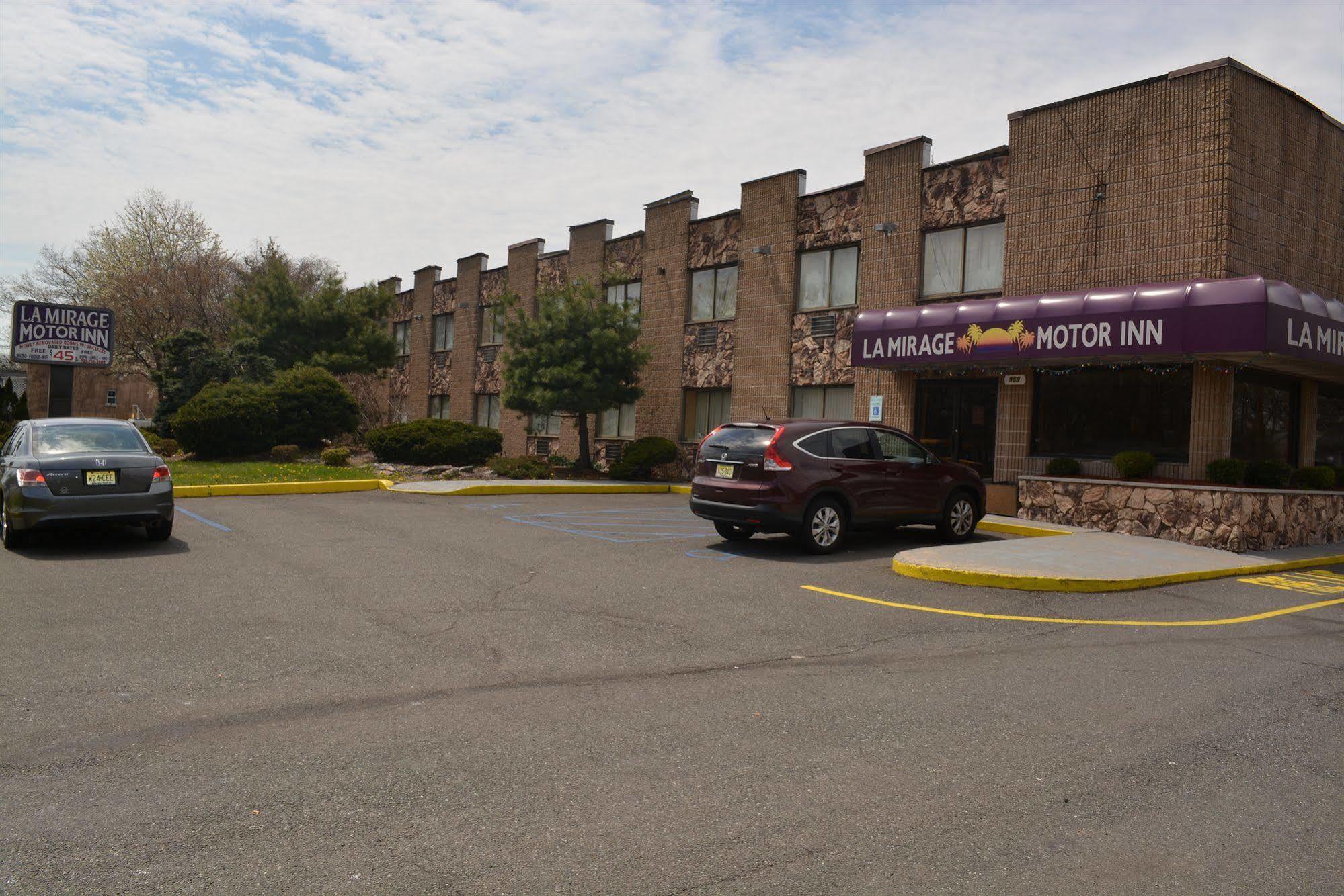 Travelodge By Wyndham Avenel Woodbridge Bagian luar foto
